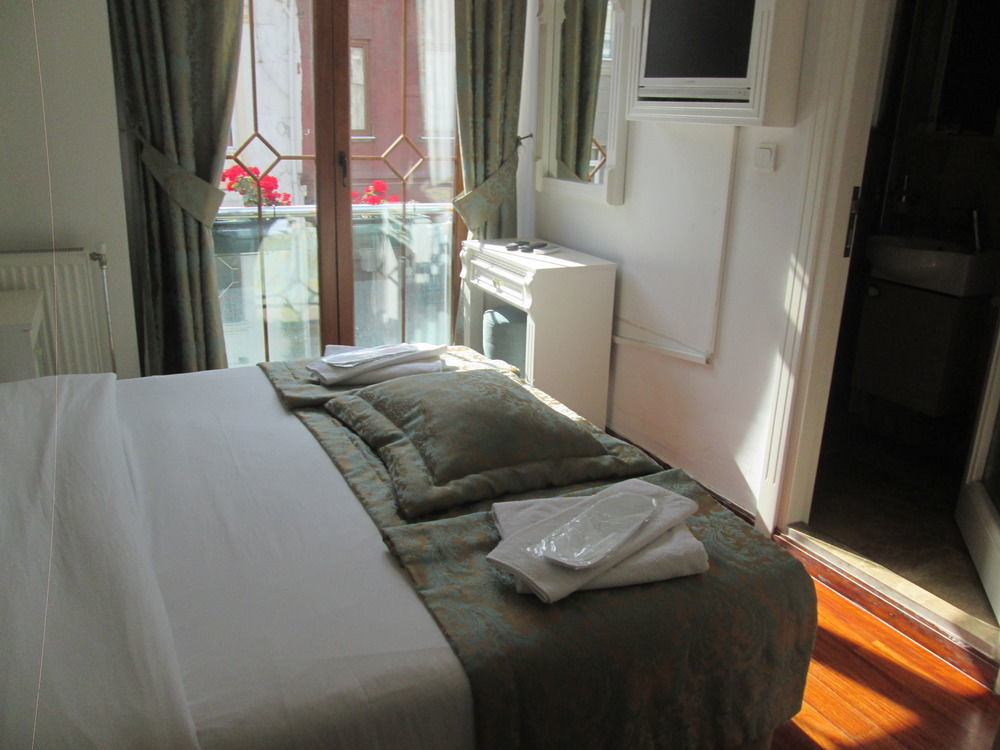 La Petite Maison Hotel Istanbul Exterior photo